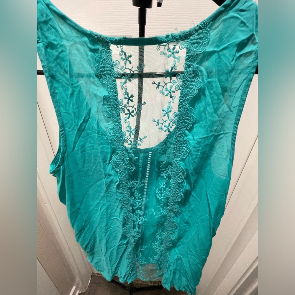 🛑 Xhilaration Turquoise Button-Down Tank with Lace Back - Picture 4 of 6